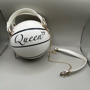 Queen White Basketball-Shaped crossbody Women's Bag